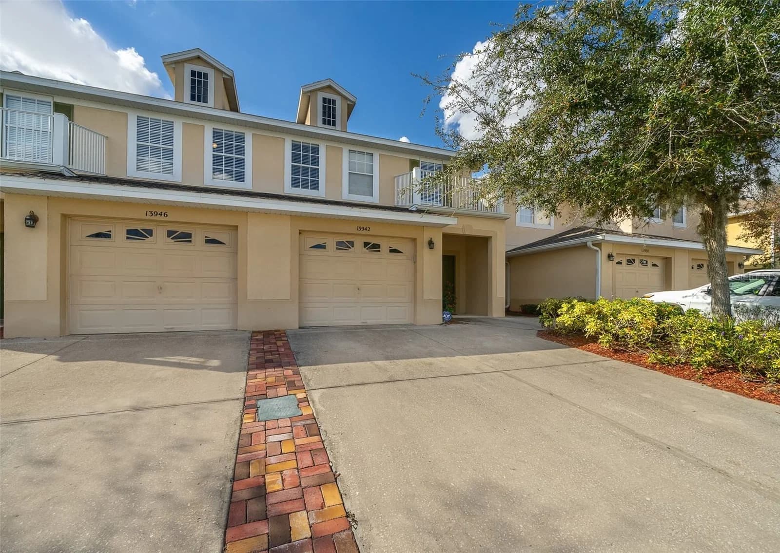 13942 DOVE WING Court, Orlando, FL 32828 2
