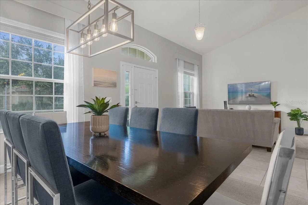 4072 OAKTREE 5