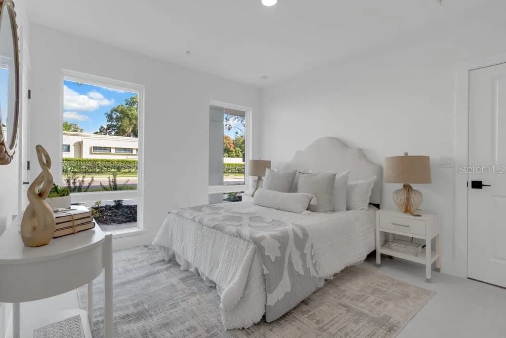 1004 ROBINSON, Orlando, FL 32801 2