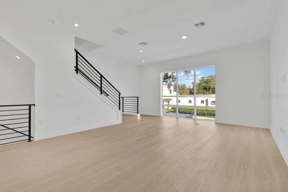 1004 ROBINSON, Orlando, FL 32801 3