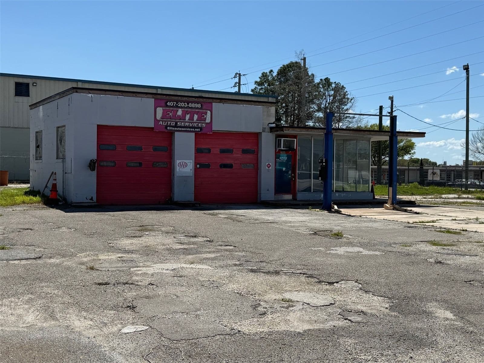 3960 SILVER STAR Road, Orlando, FL 32808 3