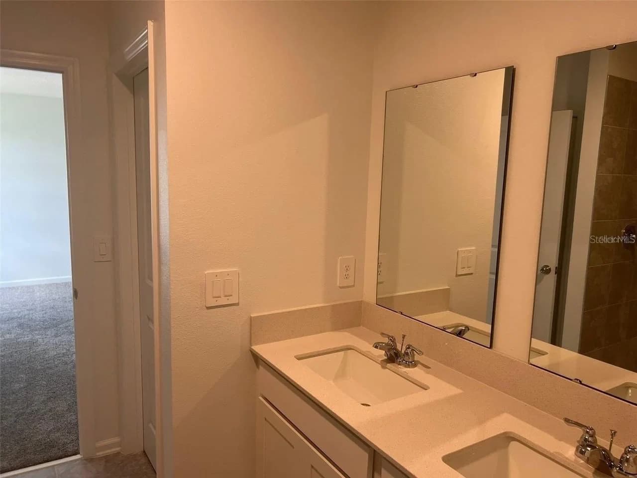 1756 WHITE WATER 4