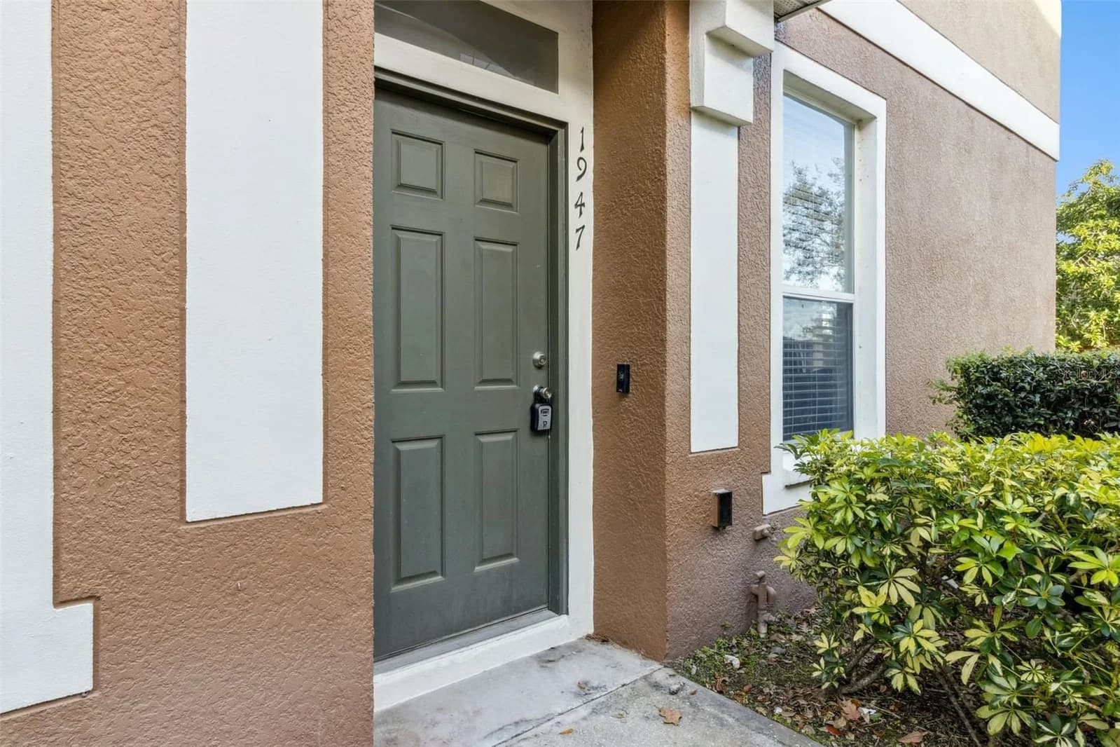 1947 ESTANCIA, Kissimmee, FL 34741 2