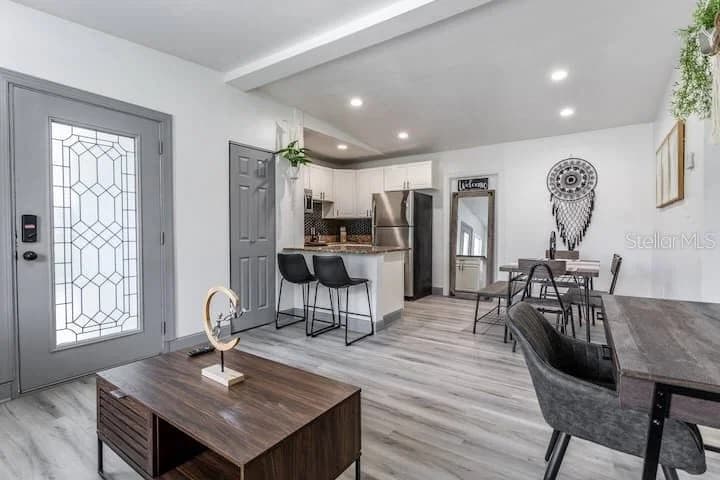 511 SAN JUAN Boulevard 4
