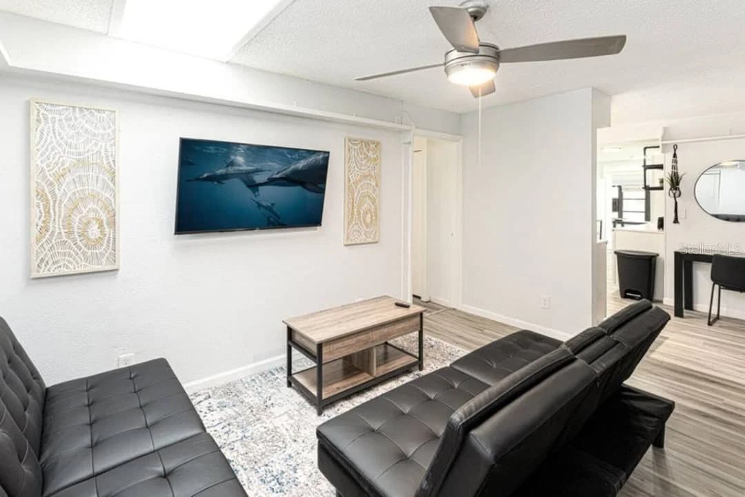 1214 PINE HILLS Road 5