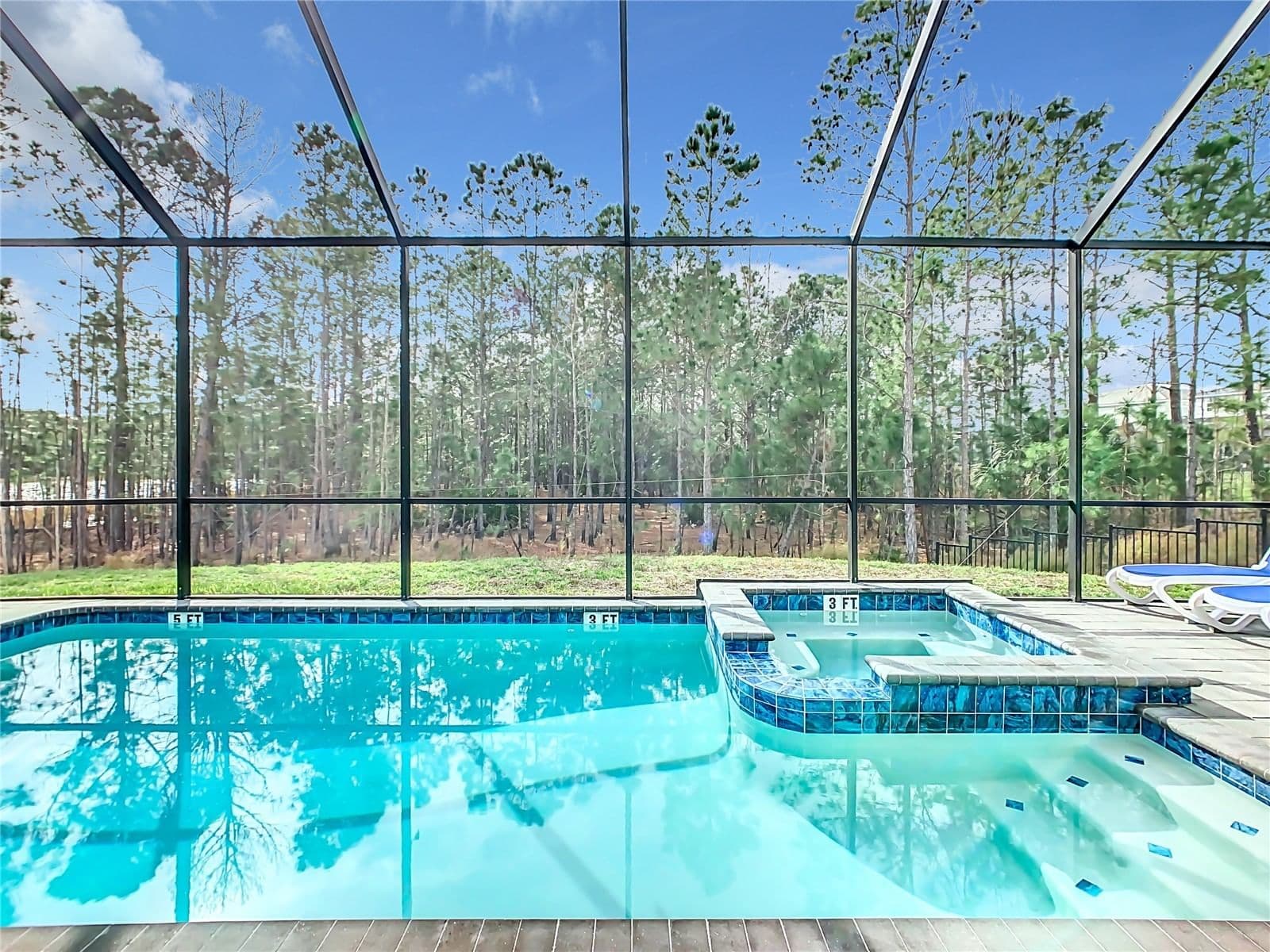 2125 PINE OAK 2
