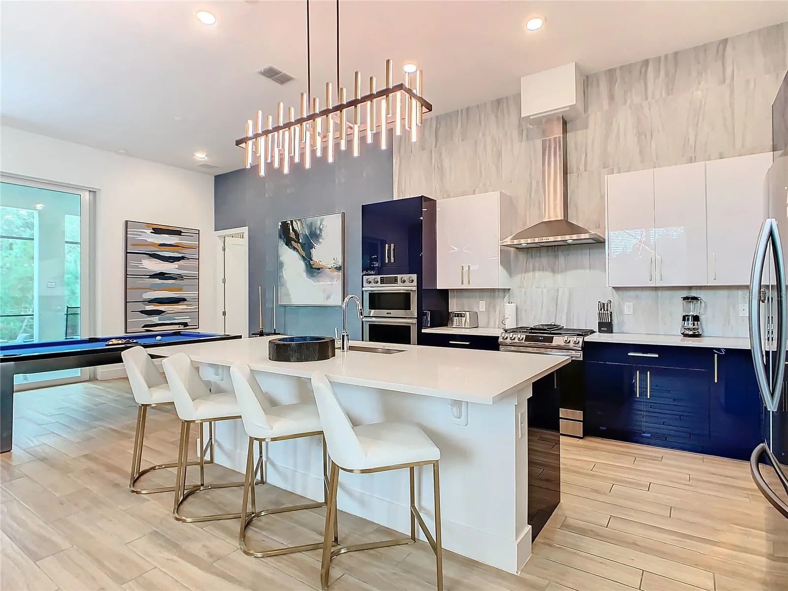 2125 PINE OAK 5