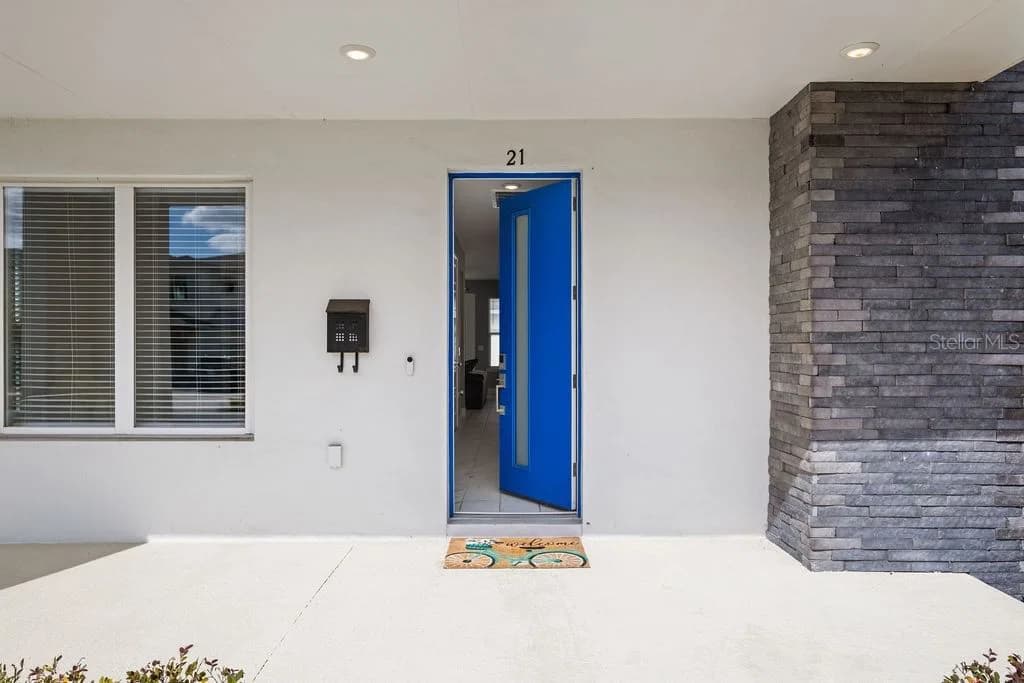 21 STEELE Street 4