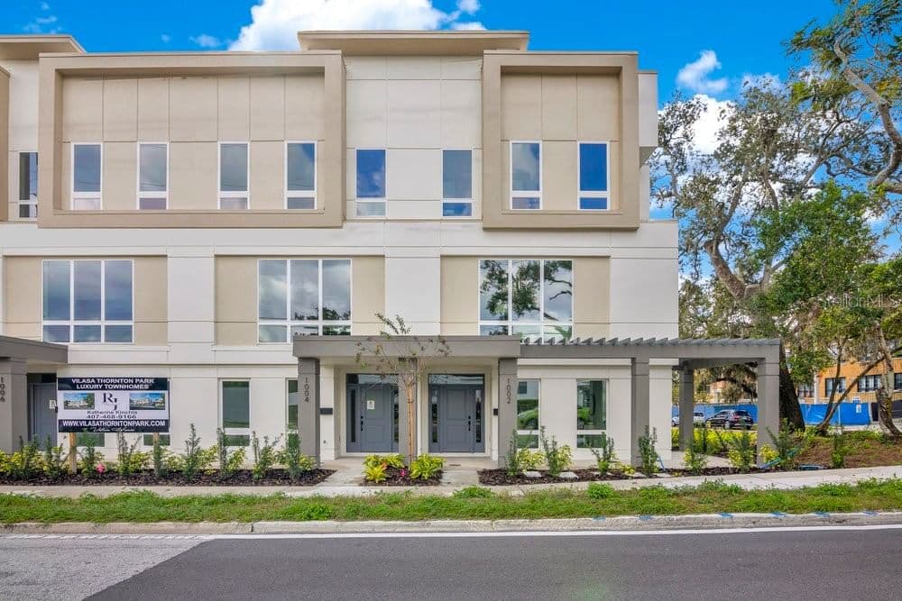 1010 ROBINSON Street, Orlando, FL 32801 2