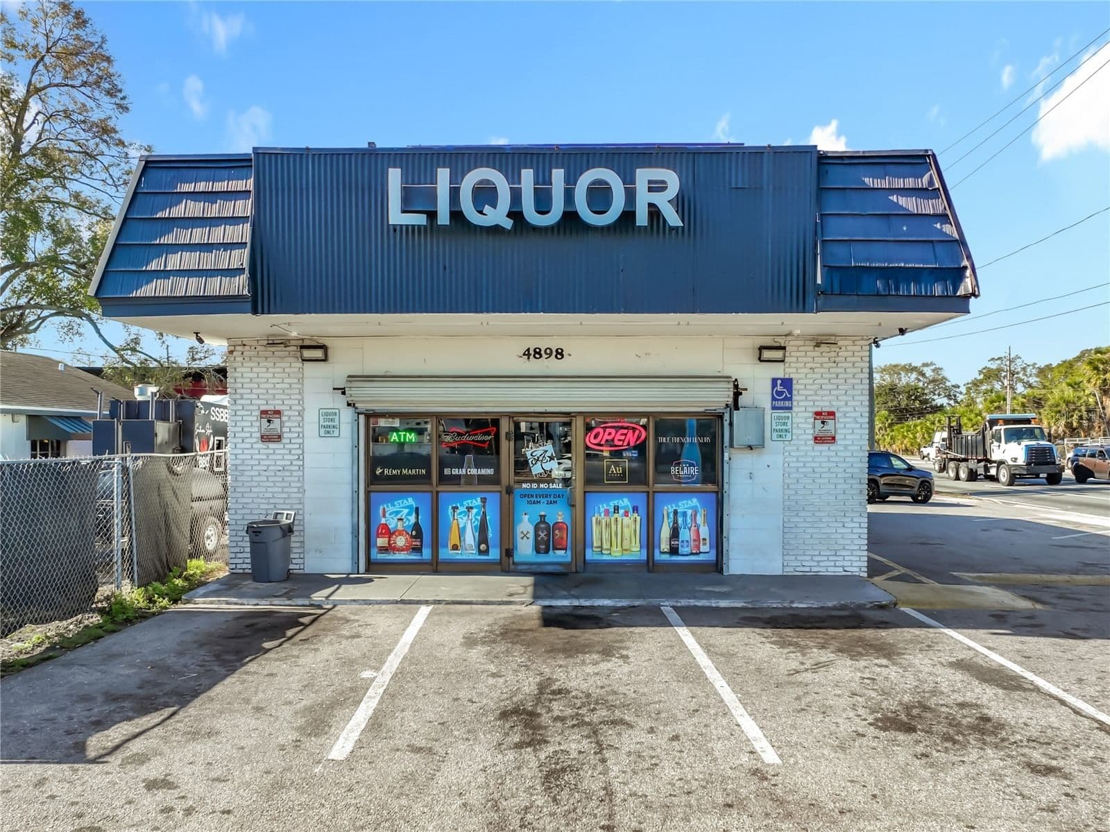 4898 EDGEWATER Drive, Orlando, FL 32804 3