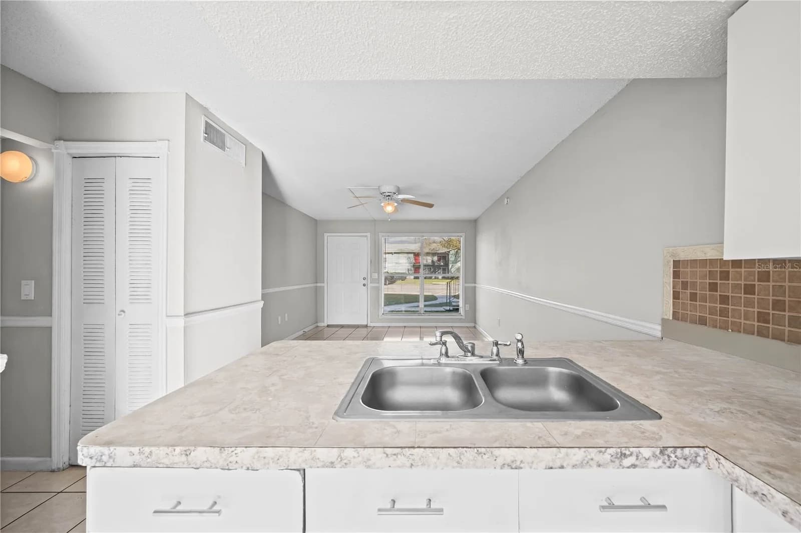 1896 CARALEE Boulevard #2 4