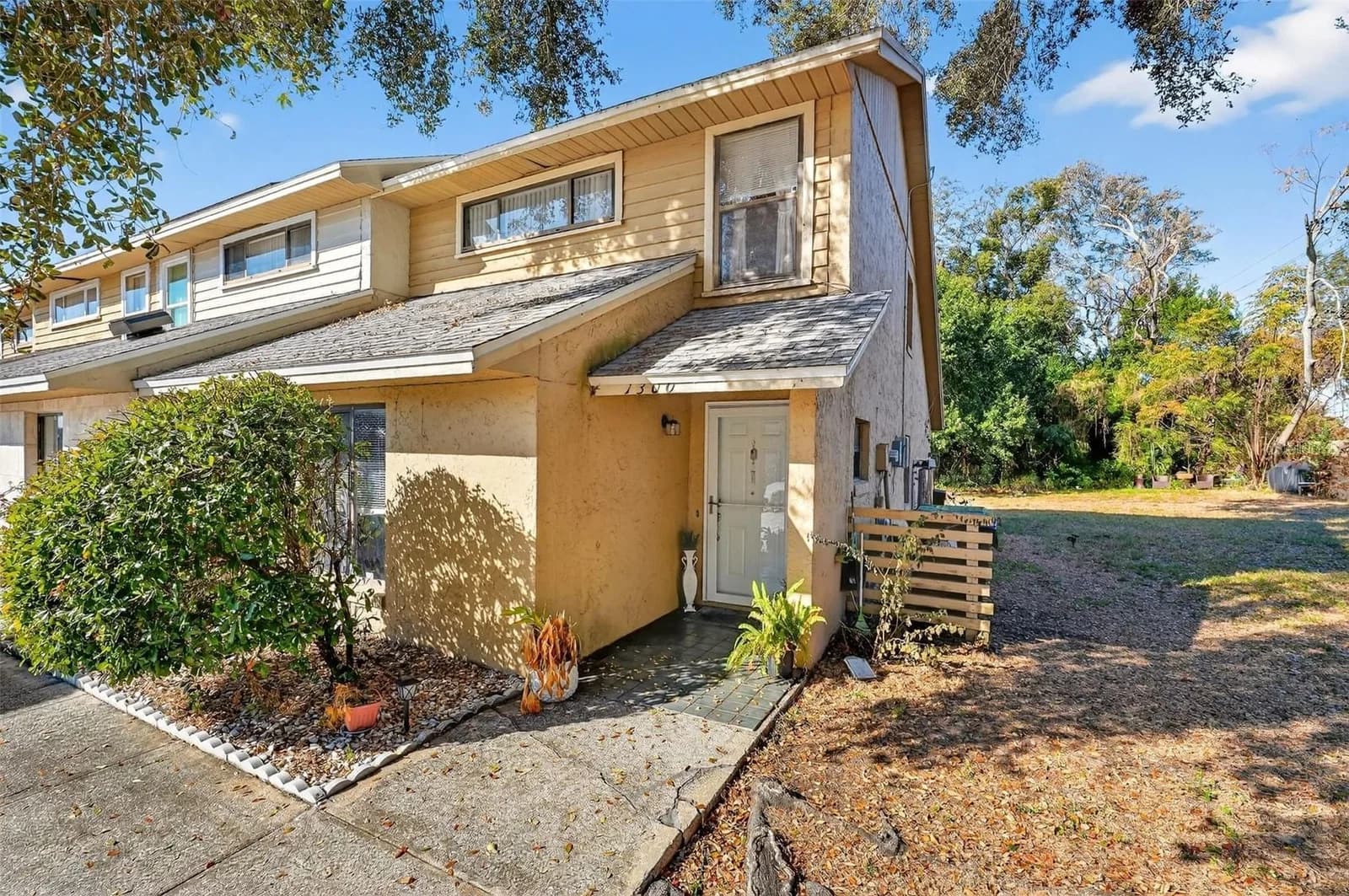 1300 WOODMAN Way, Orlando, FL 32818