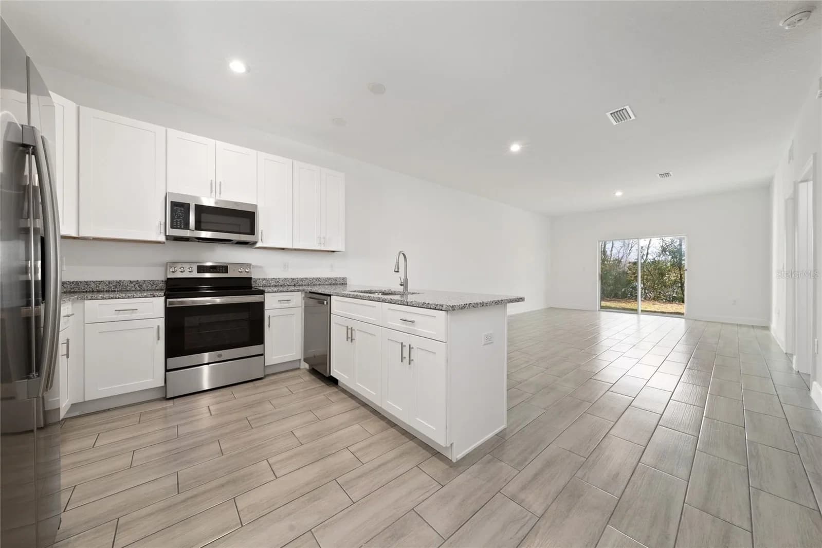 462 LAKE SHORE 2