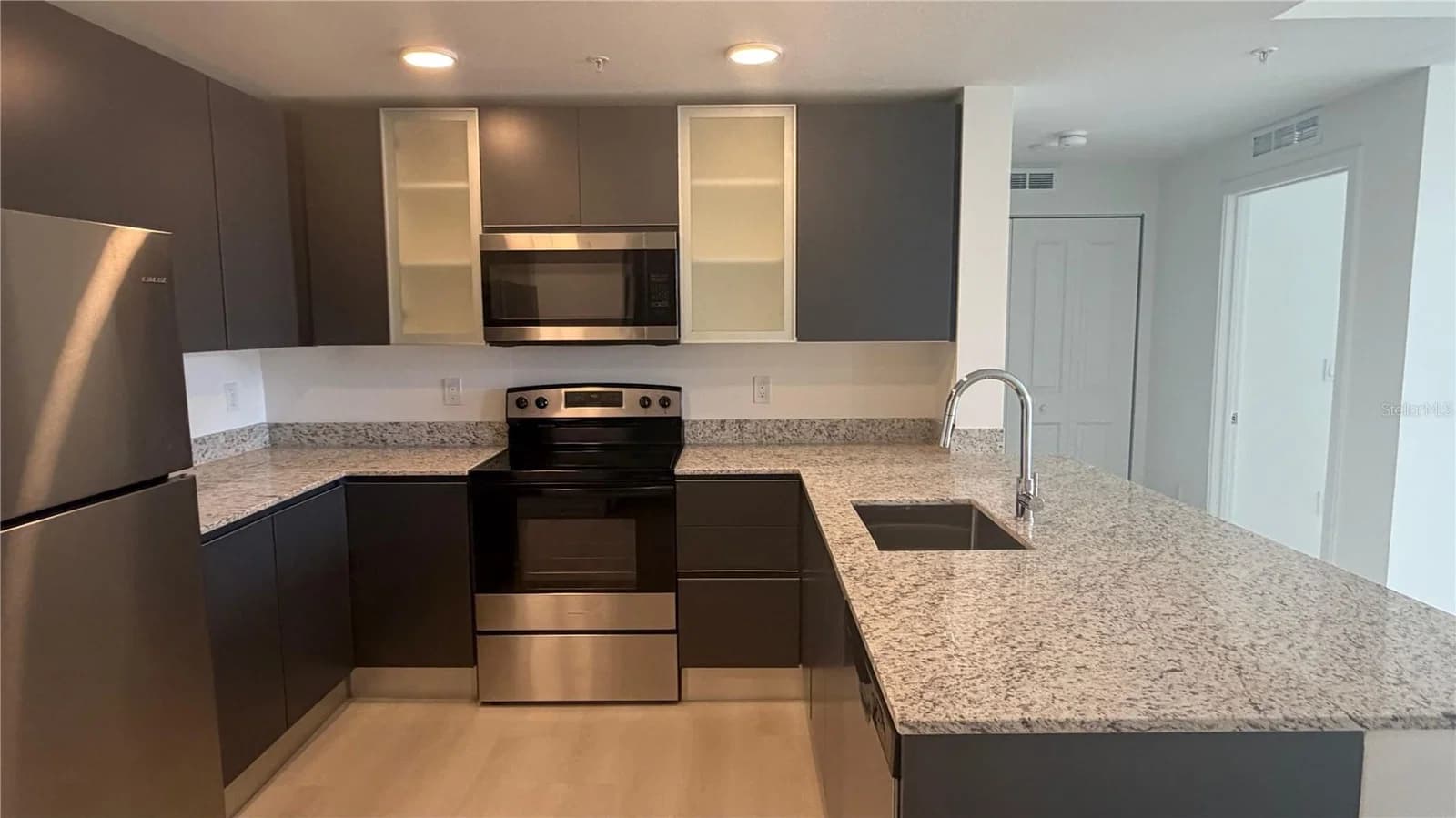 5587 MILLENIA Boulevard #213 4
