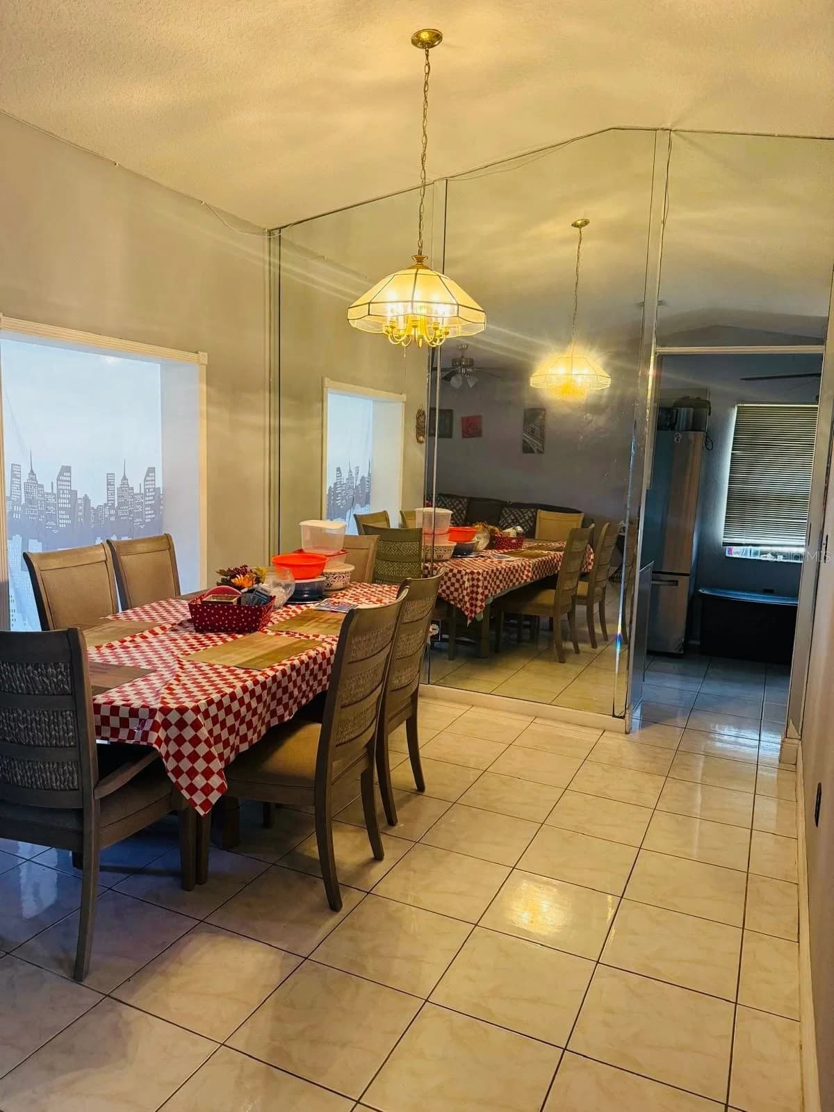 2910 VIENNA, Kissimmee, FL 34744 2