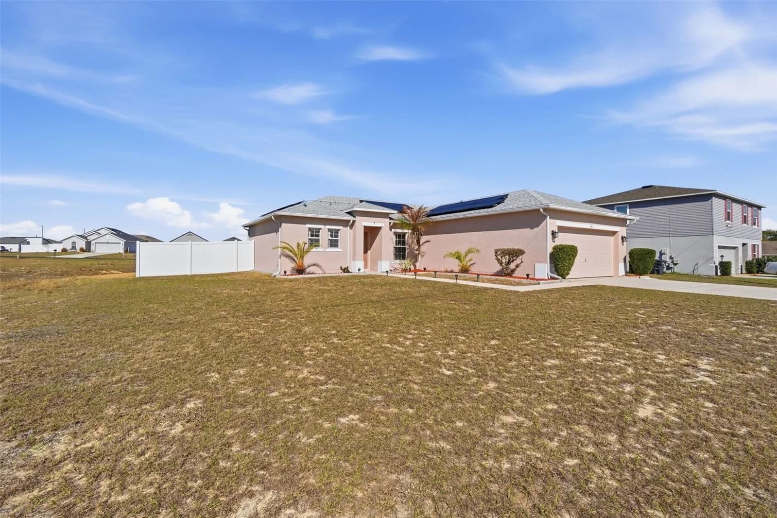 995 CUMBERLAND, Kissimmee, FL 34759 2