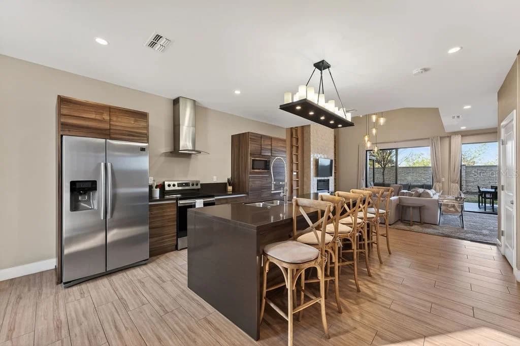 3119 ROCKEFELLER 4