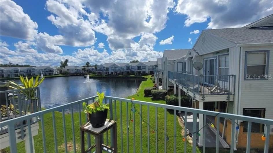 2532 WOODGATE Boulevard #205 4