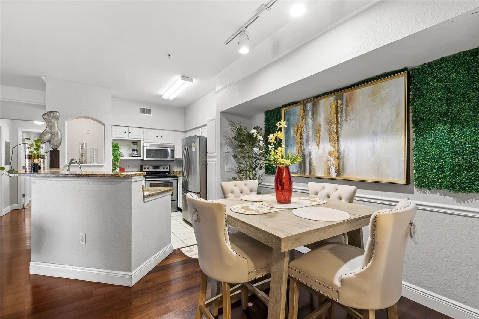3480 SOHO Street #201 4