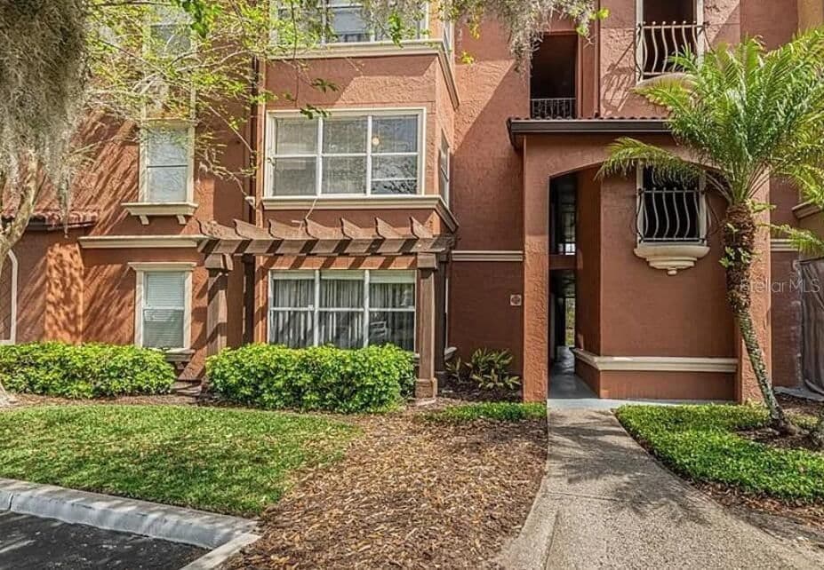 5140 CONROY Road #27, Orlando, FL 32811 2