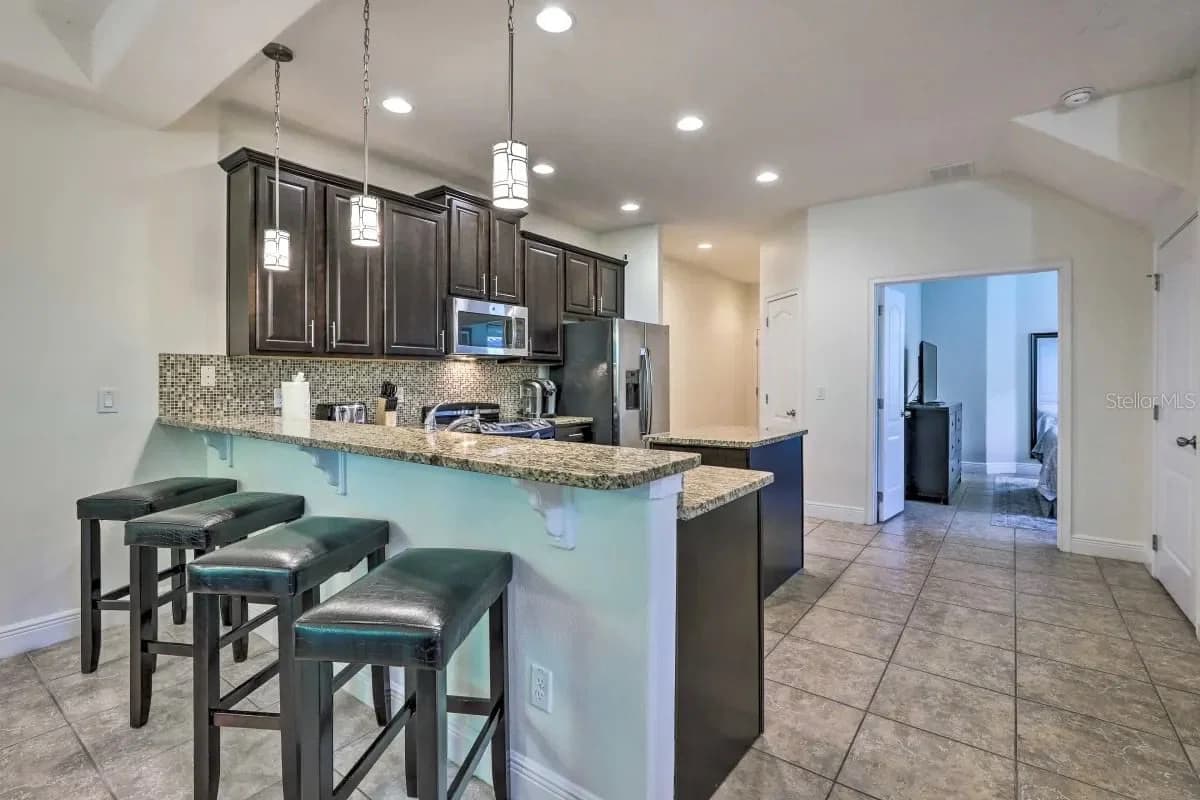 8147 ROSEVILLE 5