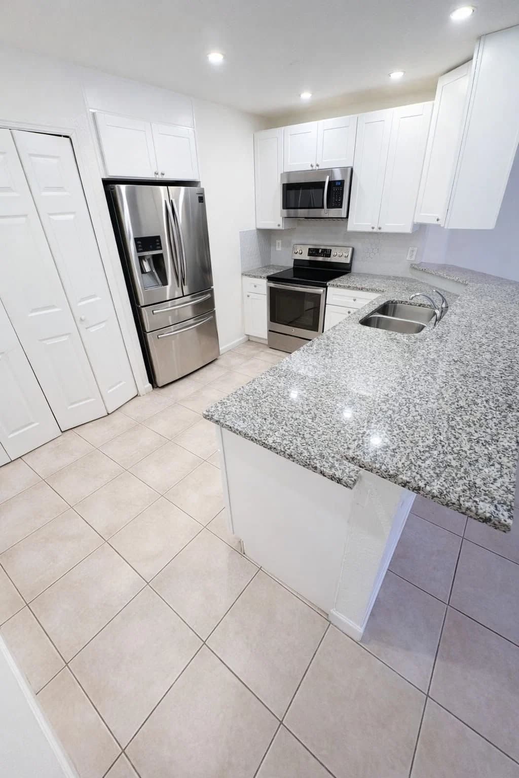 627 BLUEBILL, Kissimmee, FL 34759 3