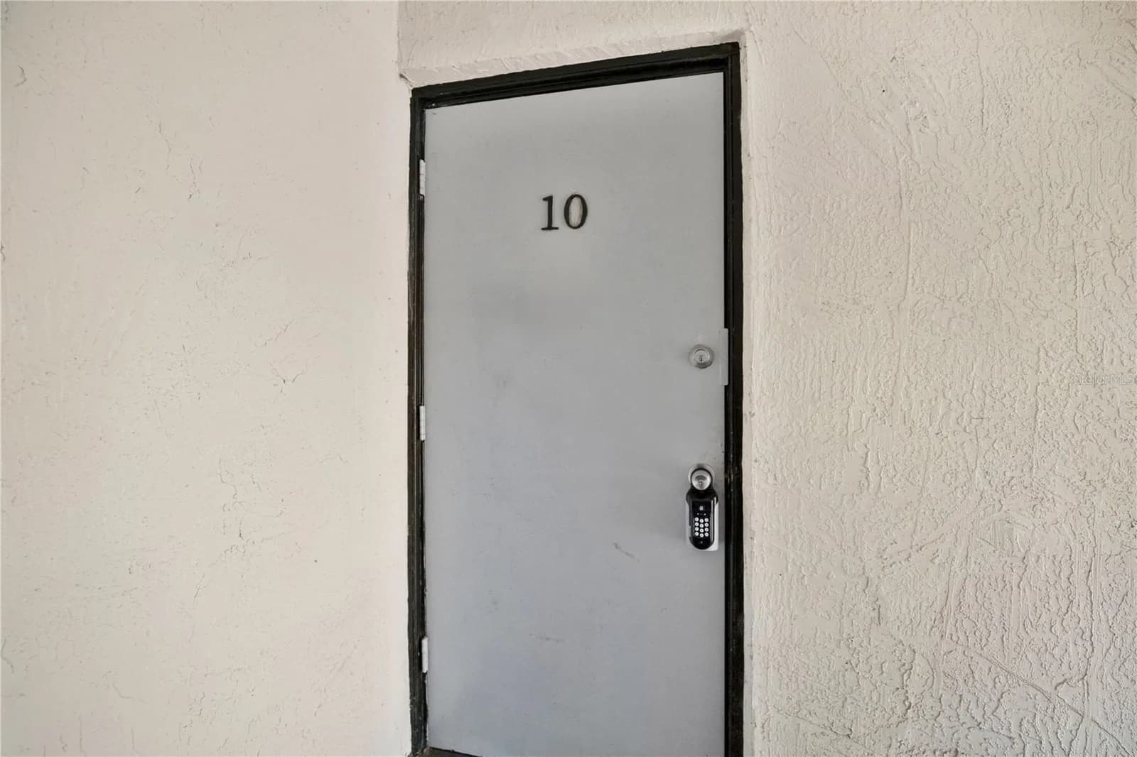 2507 ALAFAYA Trail #10 5