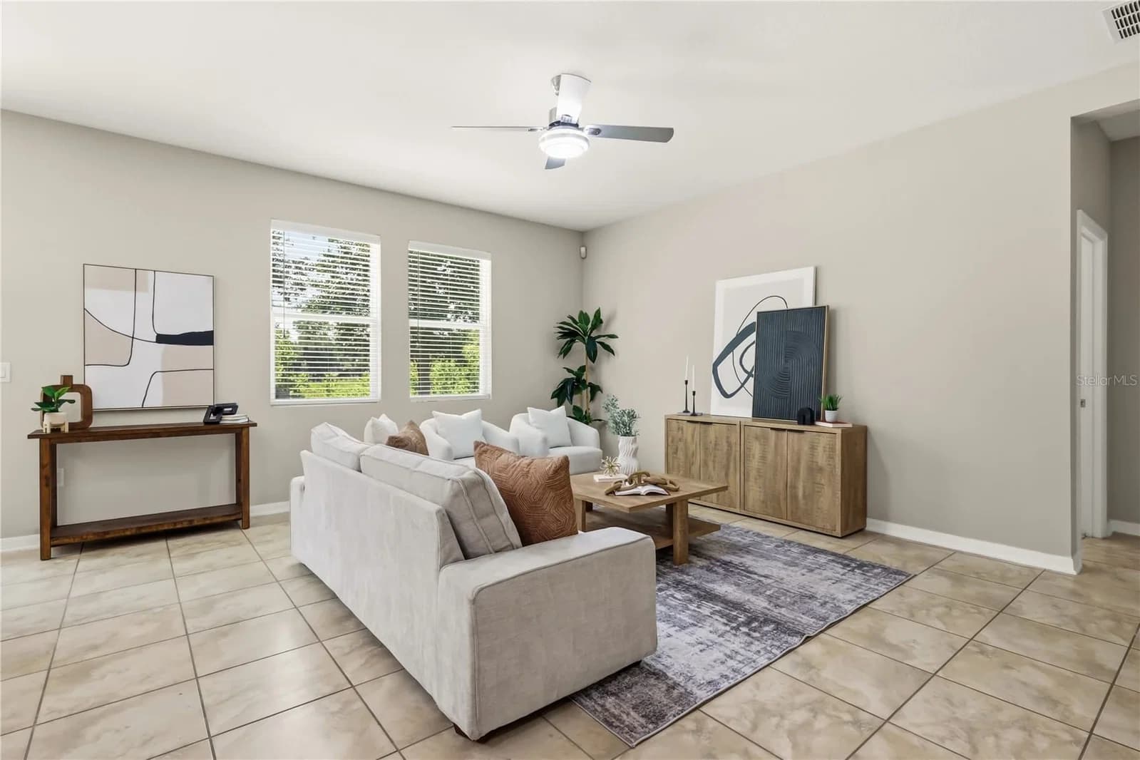 215 LAKESHORE 5