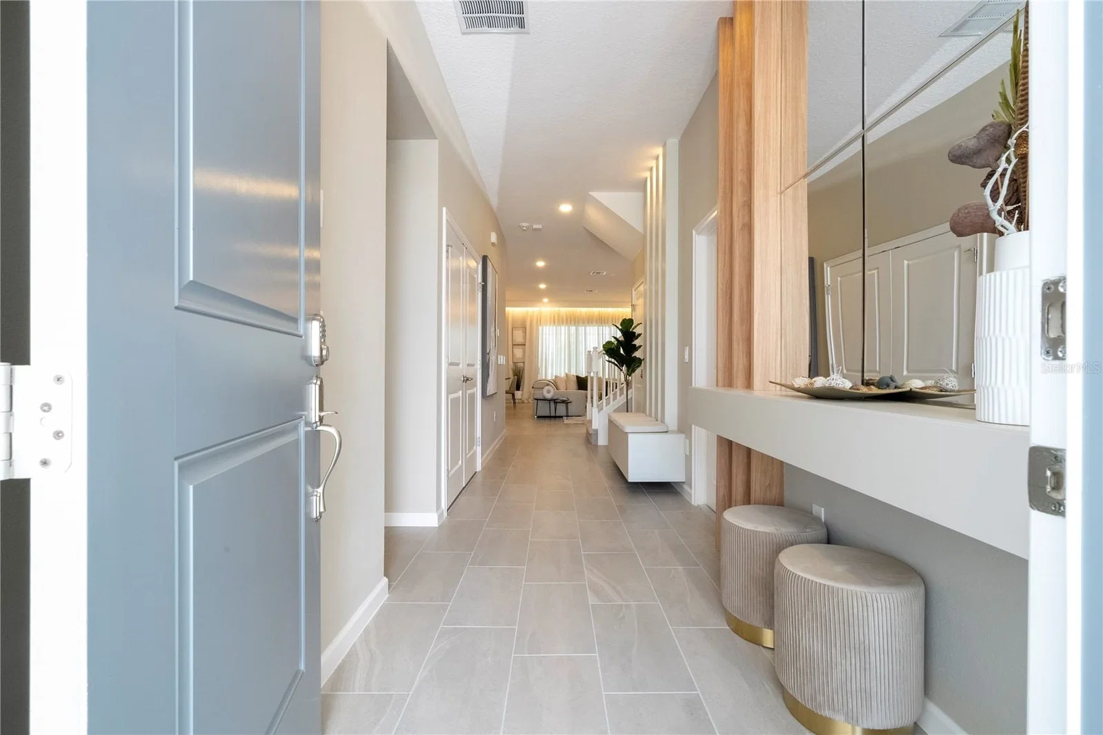 10018 VOYAGER Way 5