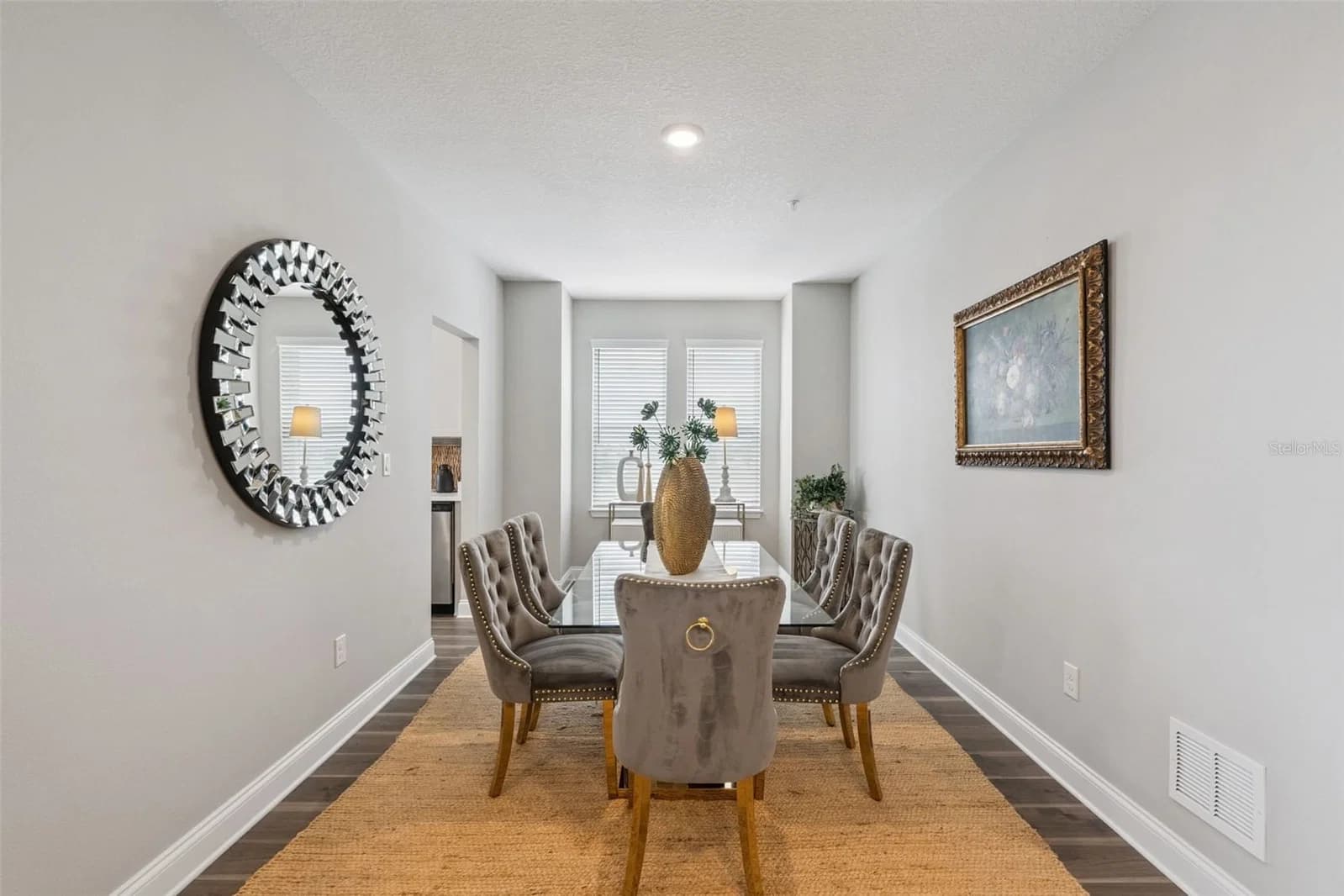 7521 LAUREATE Boulevard #5306 4