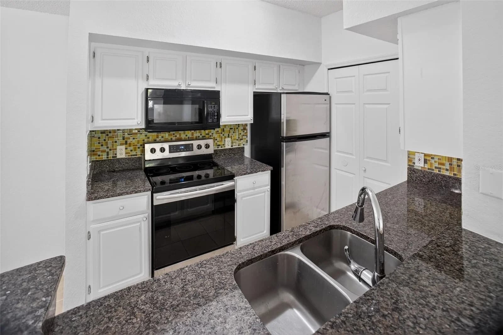 13003 PLANTATION PARK Circle #1323 5