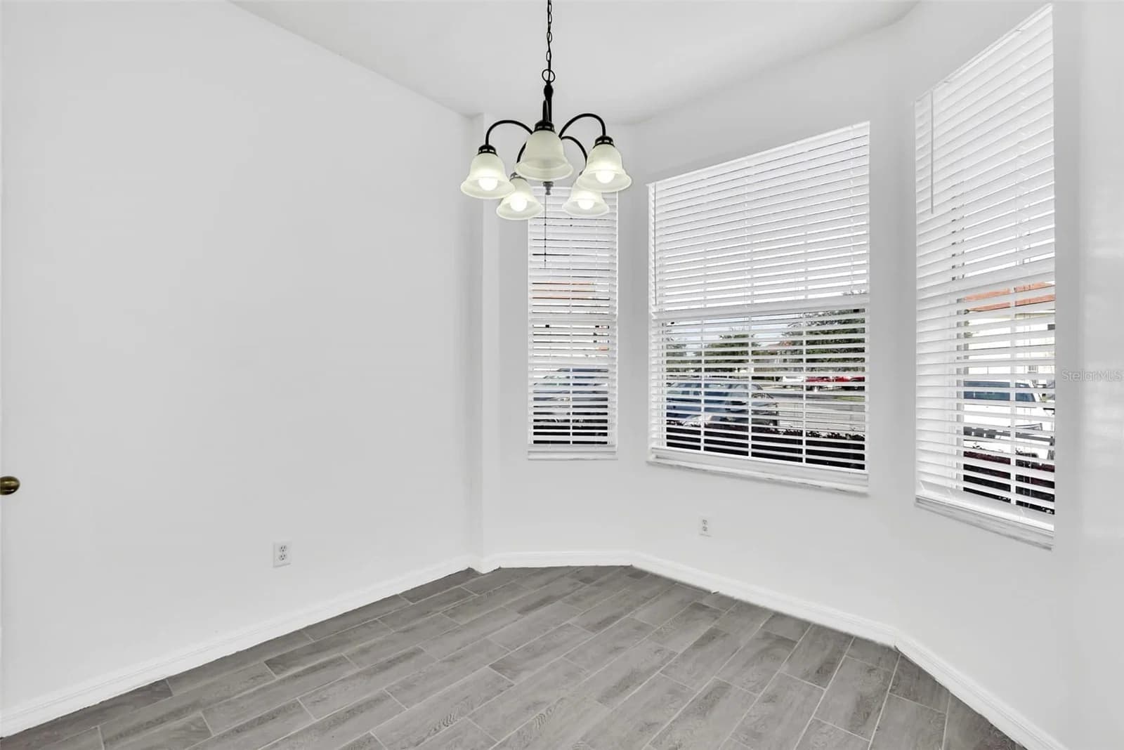 1160 BEACH 5