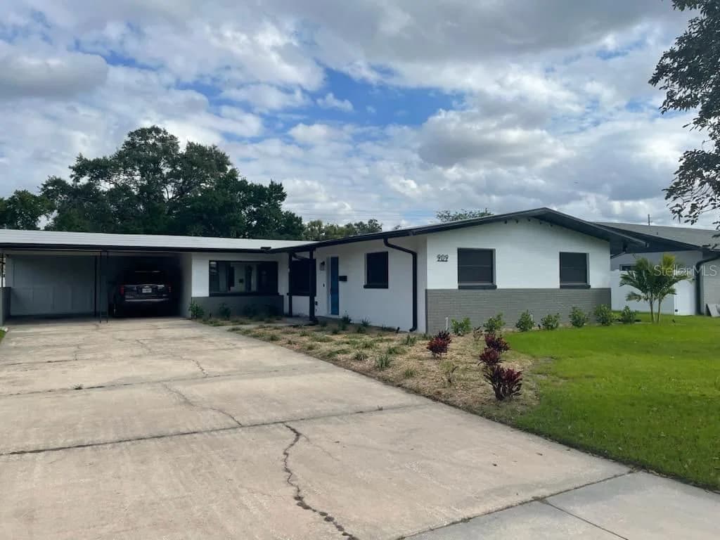 909 MARABON Avenue, Orlando, FL 32806 2