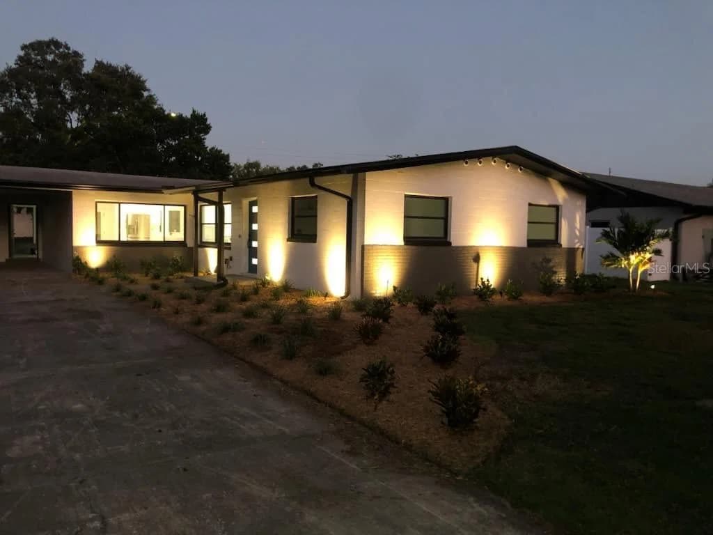 909 MARABON Avenue, Orlando, FL 32806 3