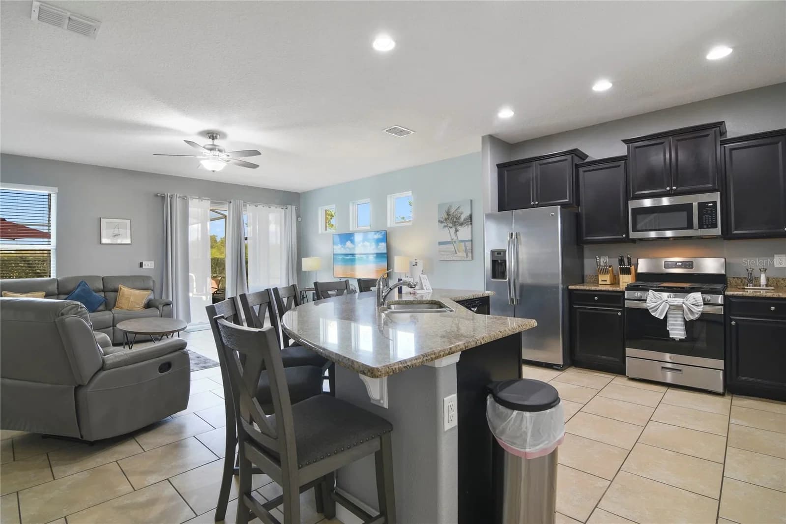 4115 OAKTREE 4