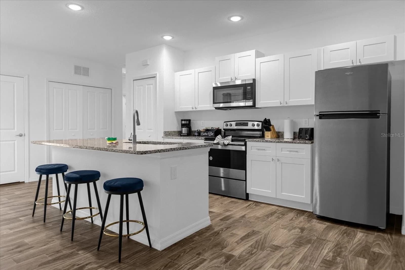 97 GOLDWYN Avenue 4