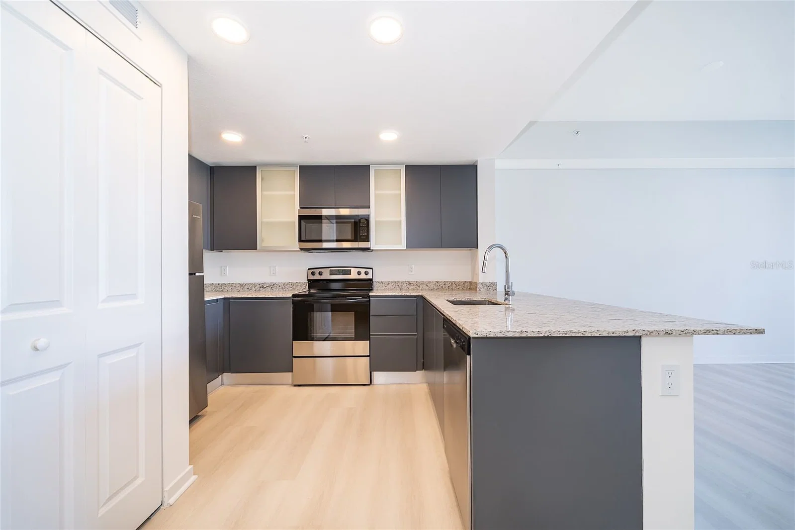 5579 MILLENIA PARK Boulevard #219 4