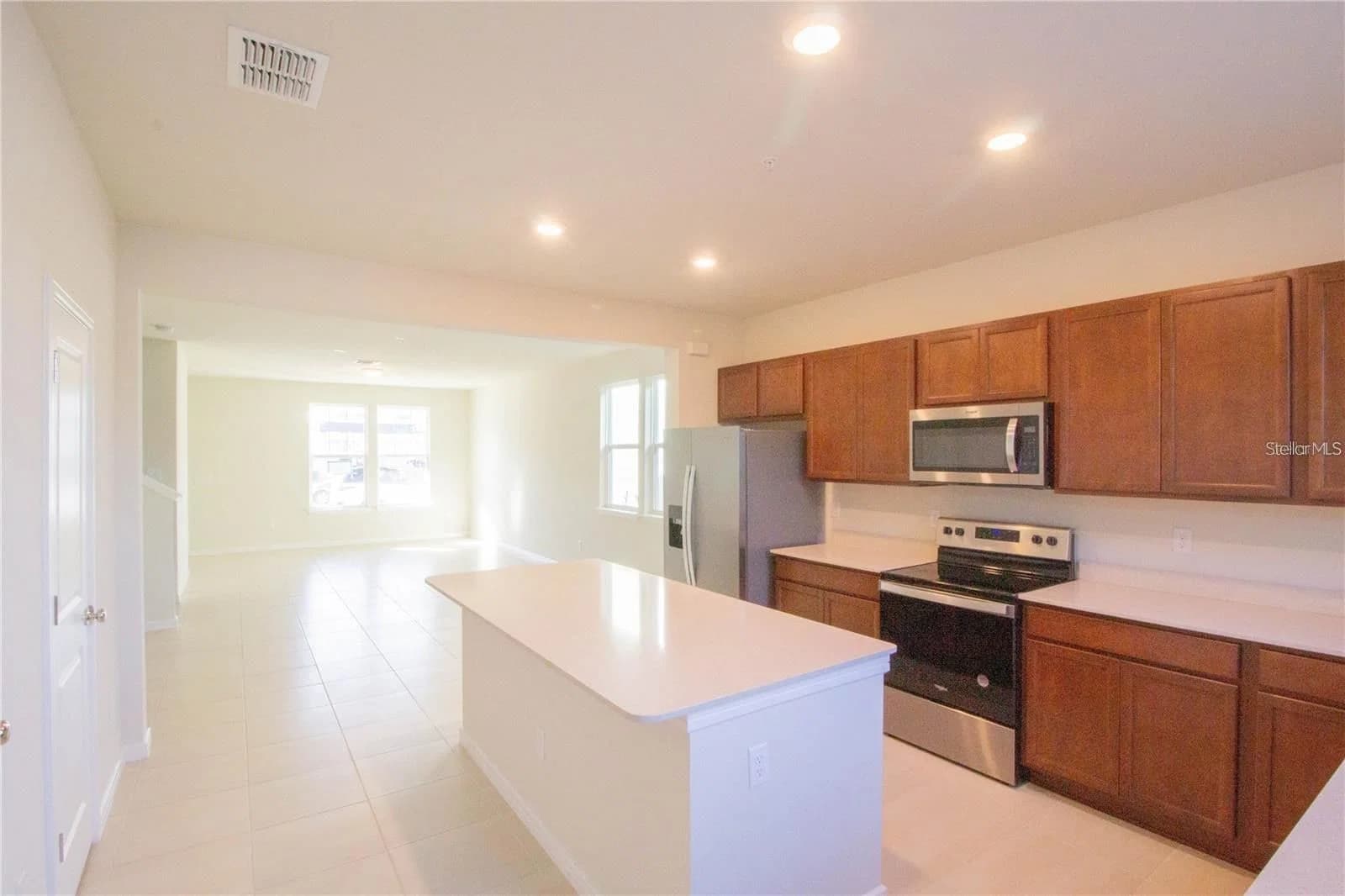 10355 FOLLY BEACH Road, Orlando, FL 32827 2