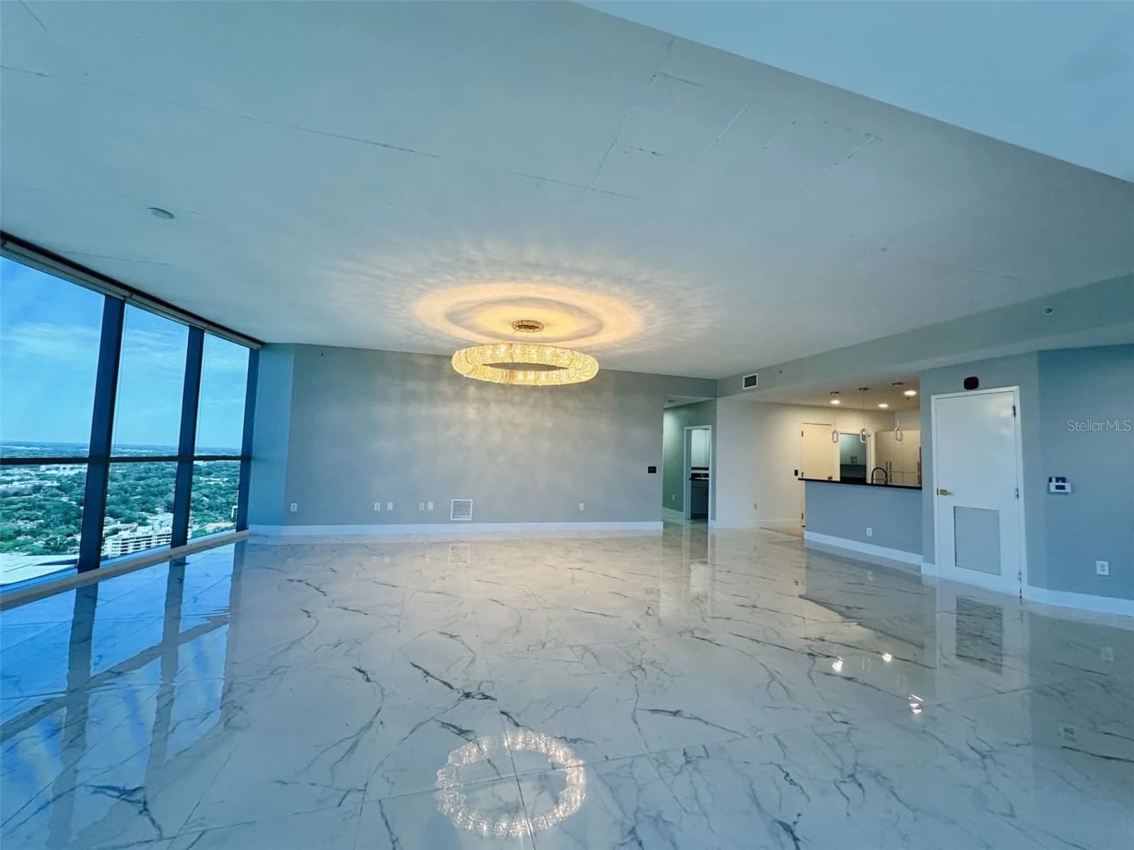 111-3 WASHINGTON Street, Orlando, FL 32801 3