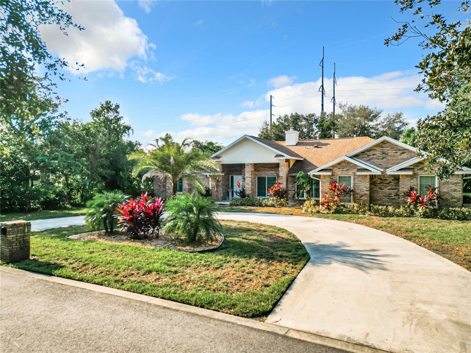 8707 FERNWICKE Court, Orlando, FL 32819 2