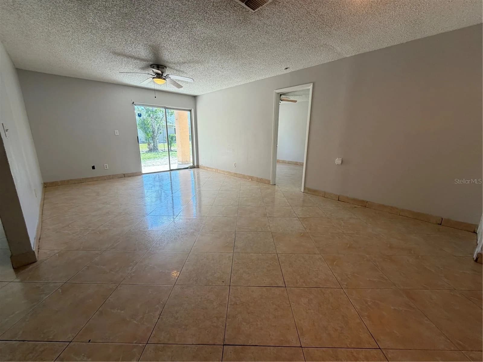 5225 VIA HACIENDA Circle #B115, Orlando, FL 32839 3