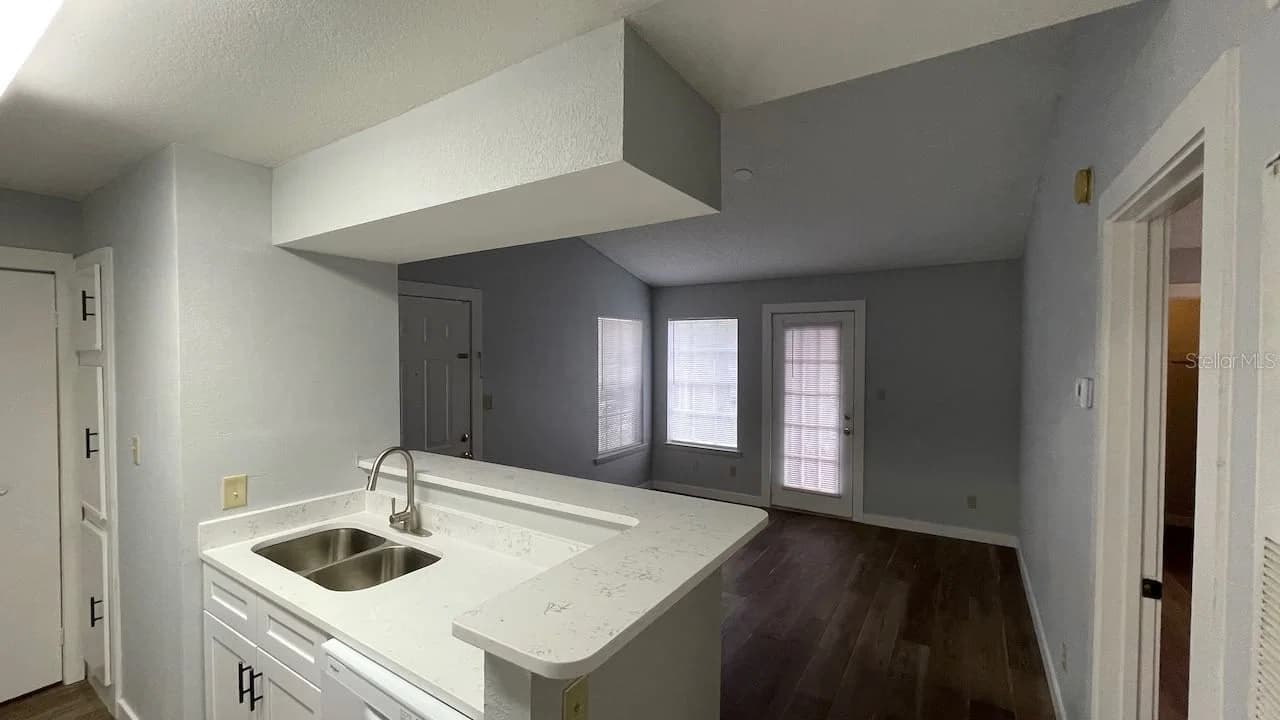 4225 THORNBRIAR Lane #201, Orlando, FL 32822 3