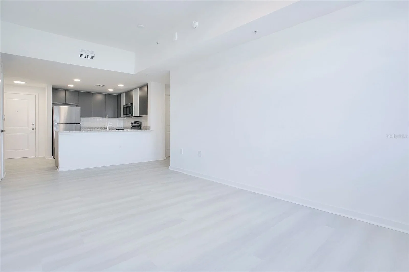 5579 MILLENIA PARK Boulevard #106 4