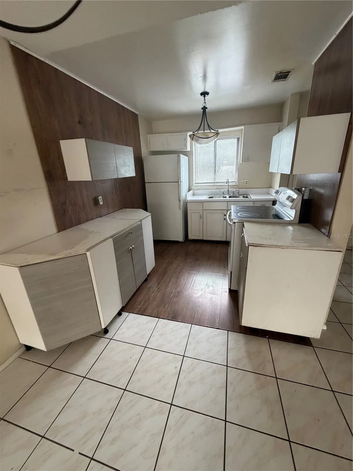 5861 CURRY FORD Road #12, Orlando, FL 32822 3