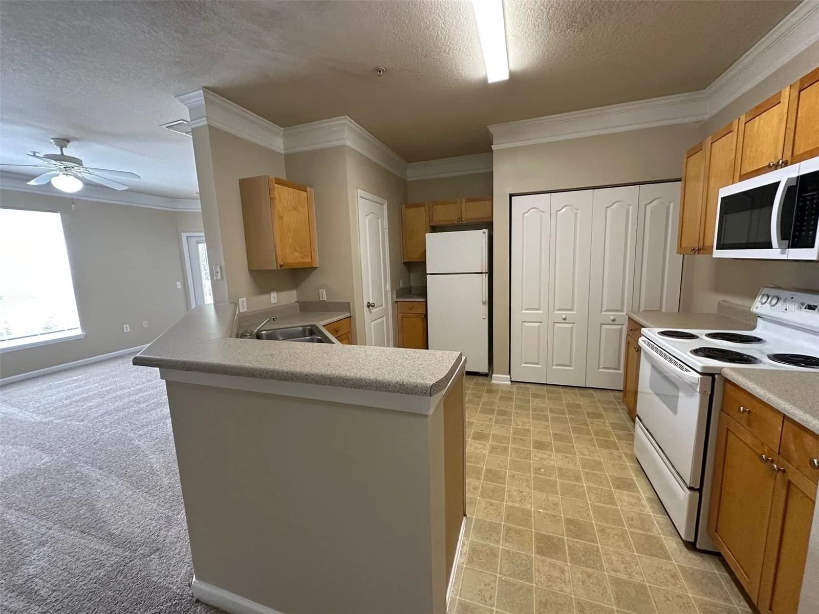 8836 VILLA VIEW Circle #201 5