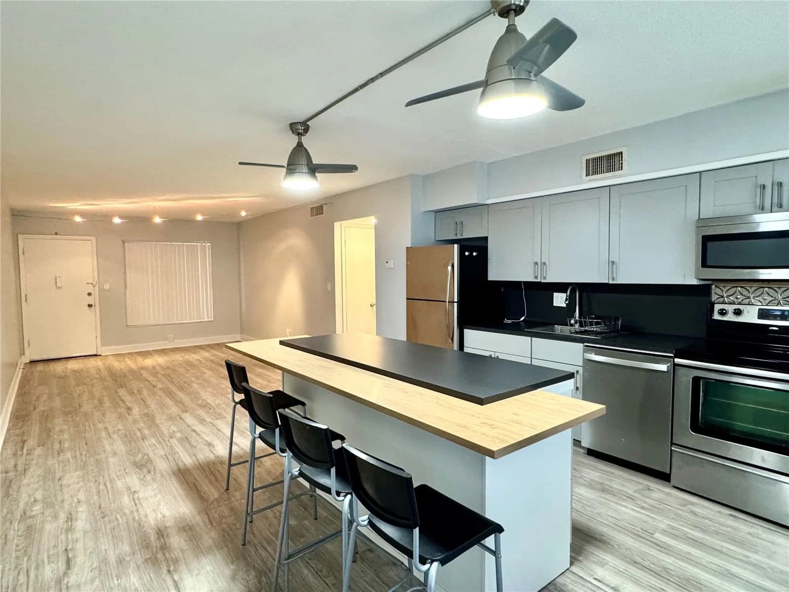 825 PRIMROSE Drive #110 4
