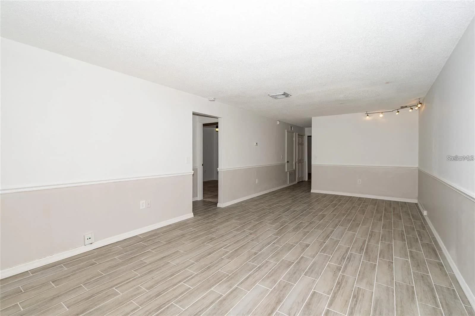 1267 WOODMAN Way 4