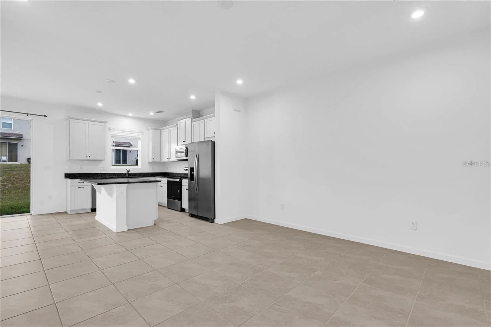 1104 LAKESHORE BREEZE 5