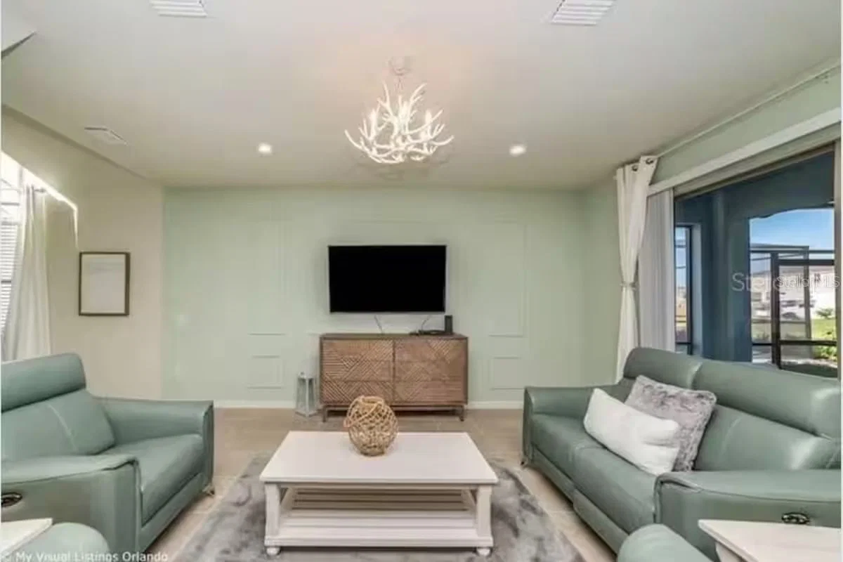 8933 PRAGUE, Kissimmee, FL 34747 3