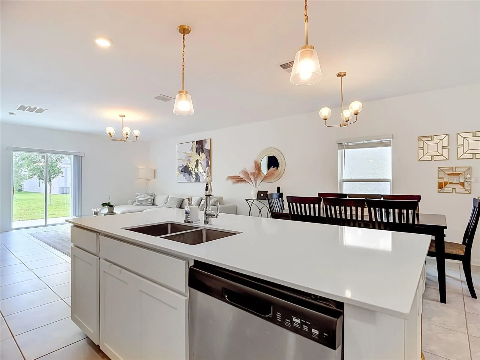 526 HATTERAS 5